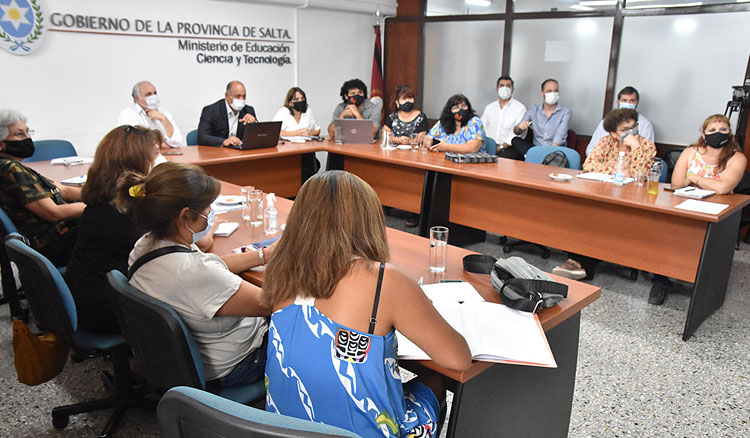 Fotografía La Provincia ofreció el 45% de incremento salarial a docentes