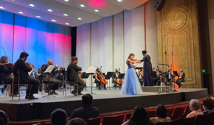 Fotografía La violinista prodigio de Argentina se presentó en el Teatro Juan Carlos Saravia