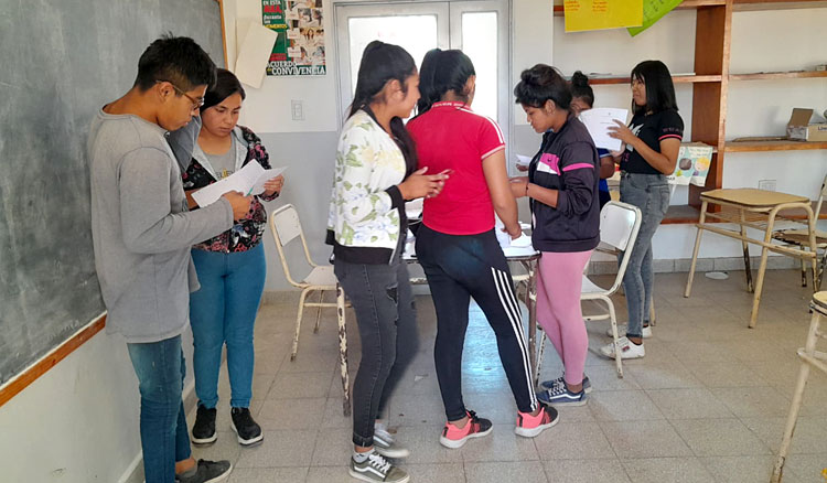Fotografía Acompañamiento a las trayectorias educativas de estudiantes secundarios de Rivadavia