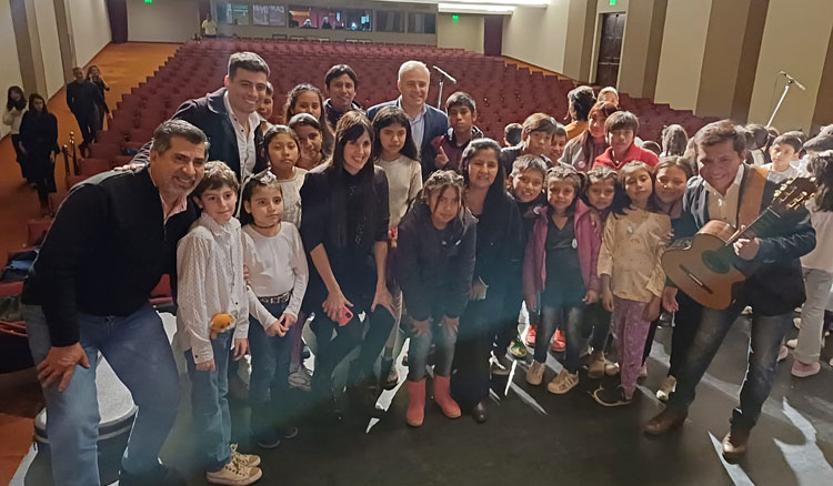 Fotografía Niños de la comunidad Chorote cantaron junto a la Orquesta Infanto Juvenil en el Teatro Provincial