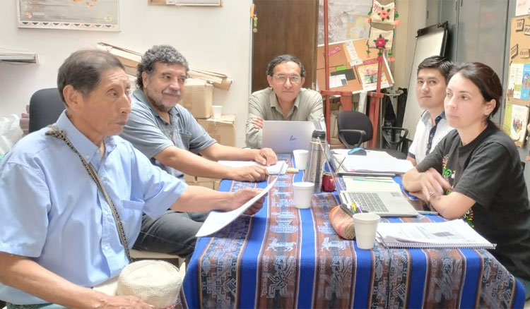 Fotografía: Se realizó la segunda mesa de trabajo para el diseño del Plan de Estudio de Lengua y Cultura Quechua