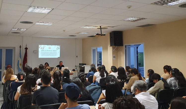 Fotografía: Conversatorio “Pensar lectores” para  selección de textos literarios