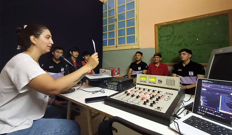 Fotografía: Buscan fortalecer la voz y la confianza de los estudiantes