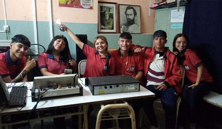 Fotografía: Estudiantes se capacitaron en géneros periodísticos y formatos radiofónicos