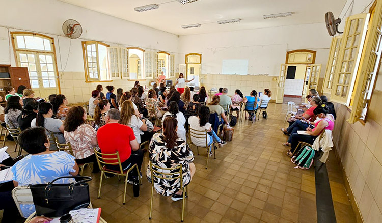 Fotografia: Directivos optimizan la gestión administrativa y pedagógica en las escuelas