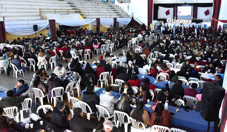 Fotografía: Ante más de 650 docentes se anunciaron novedosas iniciativas educativas para jóvenes y adultos