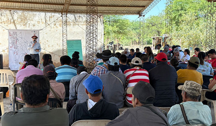 Fotografía: Encuentro comunitario en Santa Victoria Este