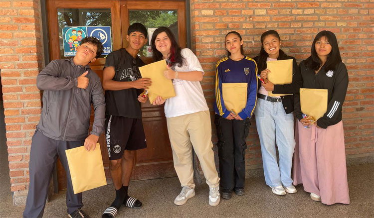 Fotografía: Estudiantes rurales fortalecen su participación y comunicación a través de radios escolares