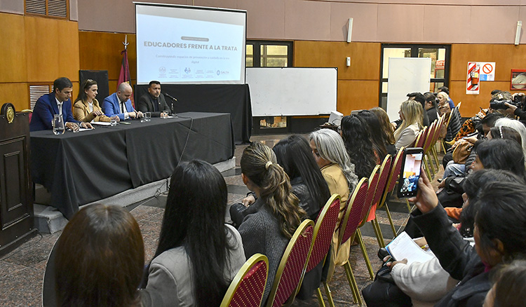 Fotografía: Docentes salteños se capacitan para prevenir la trata en entornos digitales