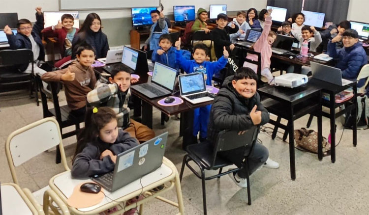 Fotografía: Educación realizó un taller de programación para niños en Orán