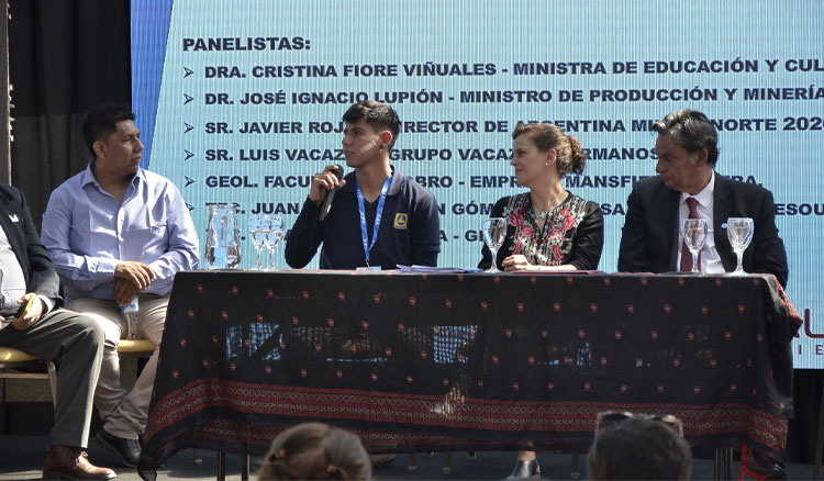 Salta impulsa las prácticas en empresas mineras para la inserción laboral de los estudiantes