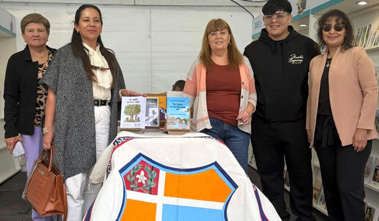 Estudiantes de Metán presentaron su libro en la XVI Feria del Libro de Salta