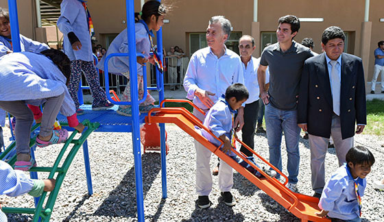 El Presidente y el gobernador Urtubey inauguraron un moderno edificio escolar en Pluma de Pato