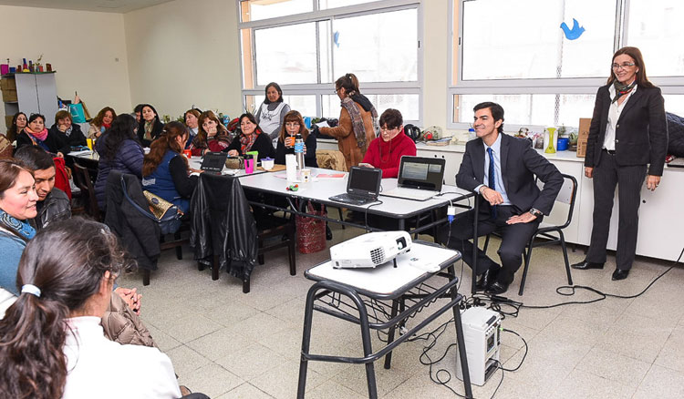 El gobernador Urtubey compartió con docentes de El Huaico el trabajo de la jornada pedagógica