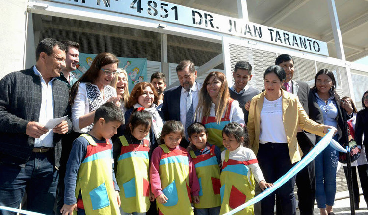 La Provincia inauguró dos escuelas de Nivel Inicial en Hipólito Yrigoyen y Orán