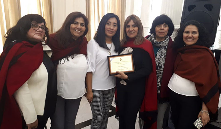 La docente salteña Eva Fernández recibió el premio Maestros Ilustres en Buenos Aires