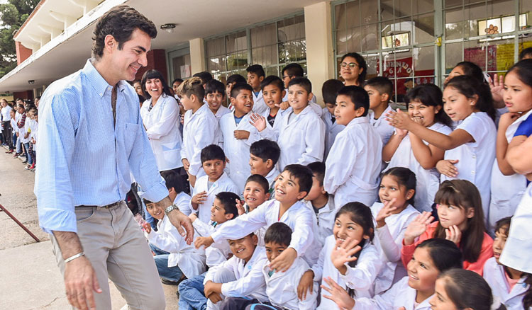 Más de 900 alumnos de la escuela Mariano Boedo de La Merced disfrutan de un nuevo playón deportivo