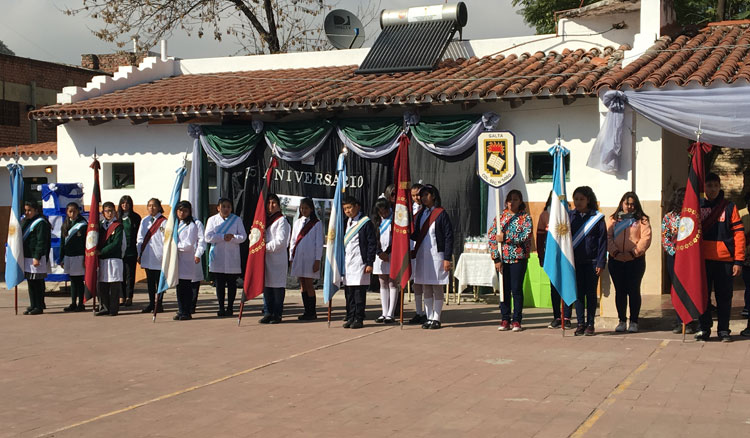 La escuela Indalecio Gómez celebró sus bodas de diamante 