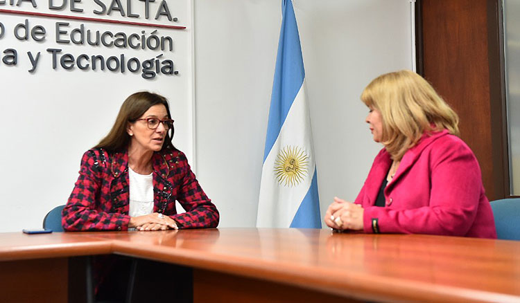 La ministra Berruezo recibió a la Maestra Ilustre 2019 de Salta