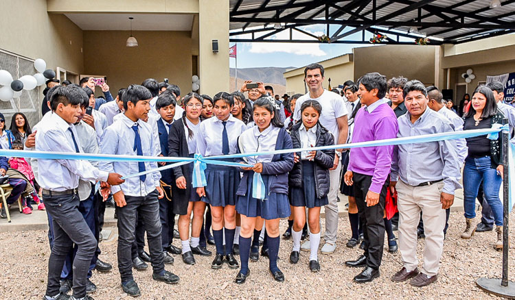 El gobernador Urtubey inauguró el edificio para el secundario de Colanzulí
